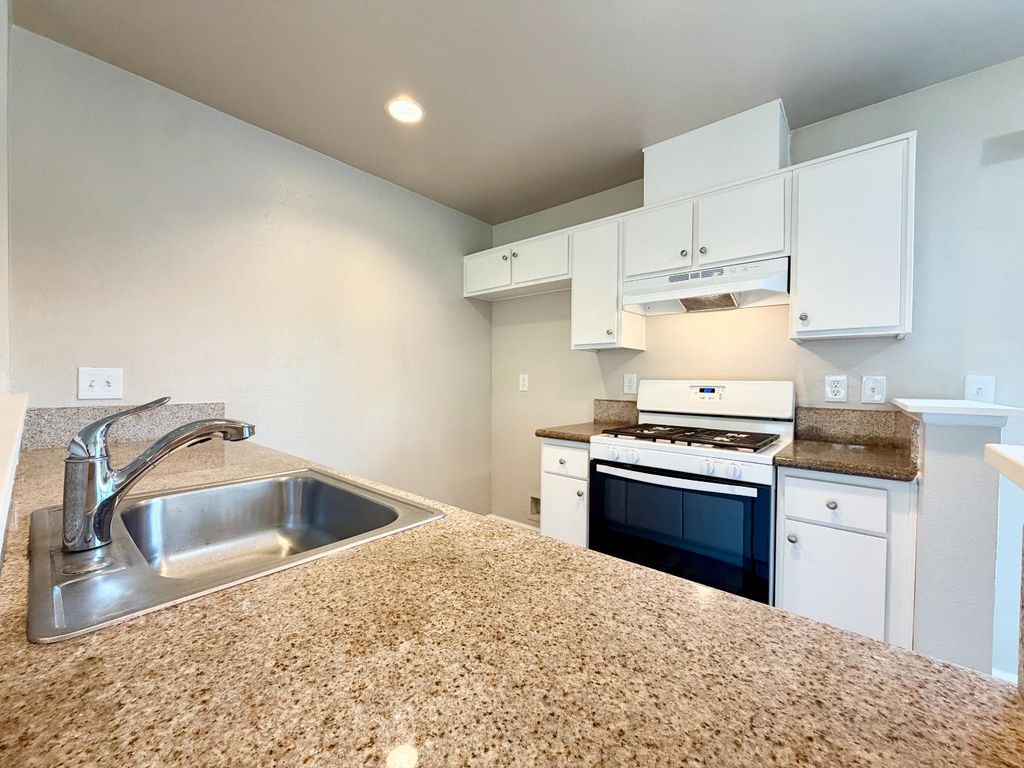 Image 6 of property listing at 2412 Sycamore Street, Selma, CA 93662