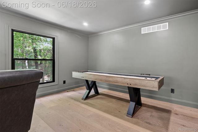 1366 Conge Drive, Bloomfield Charter Township, MI 48304