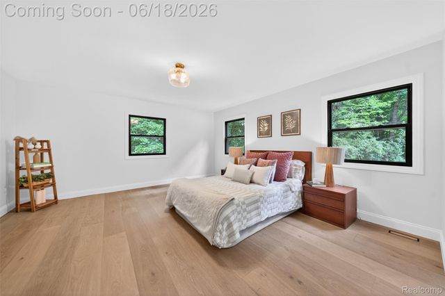 1366 Conge Drive, Bloomfield Charter Township, MI 48304