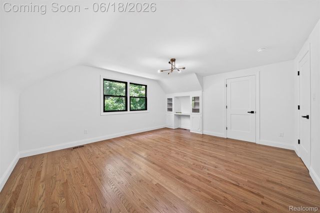 1366 Conge Drive, Bloomfield Charter Township, MI 48304