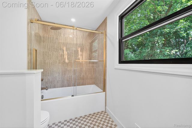 1366 Conge Drive, Bloomfield Charter Township, MI 48304
