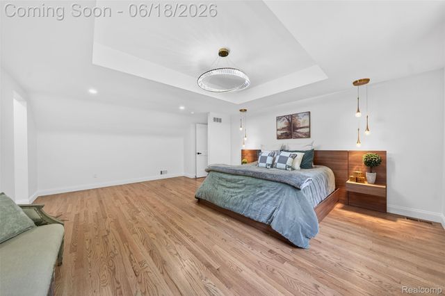 1366 Conge Drive, Bloomfield Charter Township, MI 48304