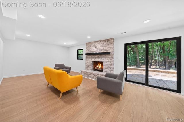 1366 Conge Drive, Bloomfield Charter Township, MI 48304