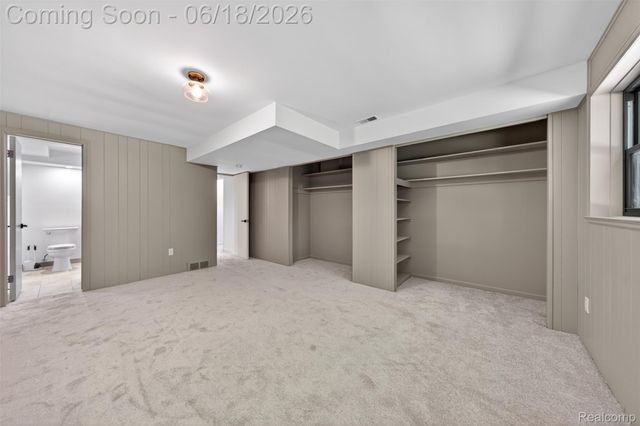 1366 Conge Drive, Bloomfield Charter Township, MI 48304