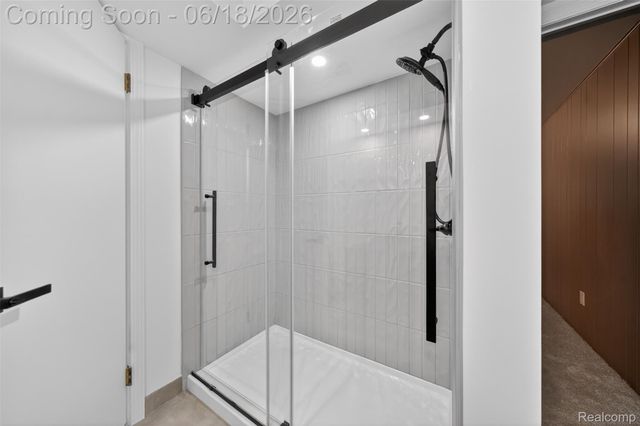 1366 Conge Drive, Bloomfield Charter Township, MI 48304