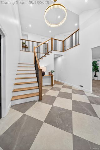 1366 Conge Drive, Bloomfield Charter Township, MI 48304