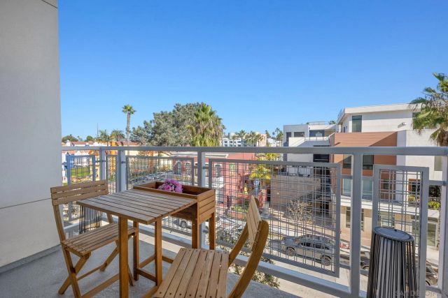 355 N Cleveland St 309, Oceanside, CA 92054