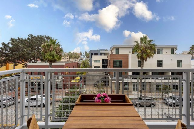 355 N Cleveland St 309, Oceanside, CA 92054