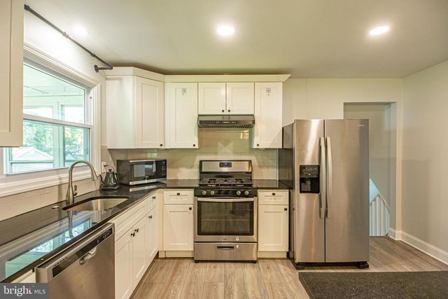 407 KINGSTON DR, Cherry Hill, NJ 08034