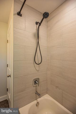 407 KINGSTON DR, Cherry Hill, NJ 08034