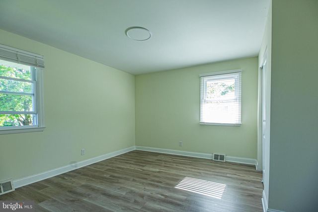 407 KINGSTON DR, Cherry Hill, NJ 08034