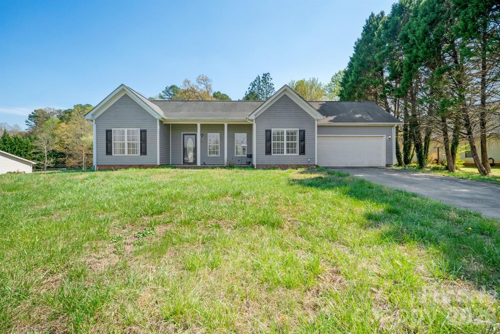 418 Summer Ridge Road, Stanley, NC 28164