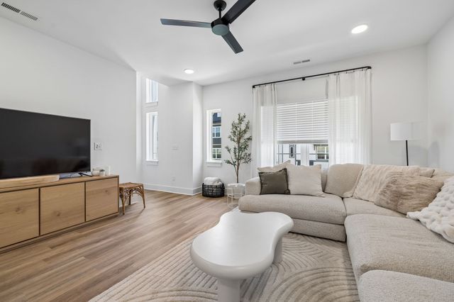 700 N DuPont Ave Apt 310, Madison, TN 37115