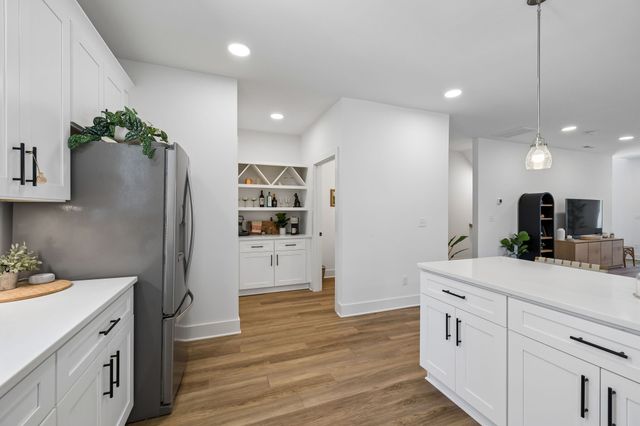 700 N DuPont Ave Apt 310, Madison, TN 37115