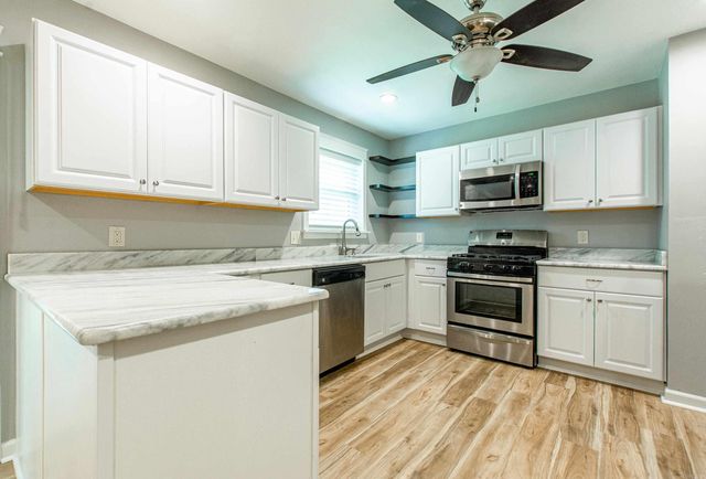 9308 W 6Th St, Little Rock, AR 72205