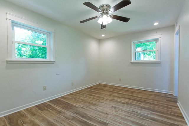 9308 W 6Th St, Little Rock, AR 72205