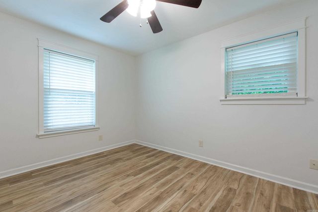 9308 W 6Th St, Little Rock, AR 72205