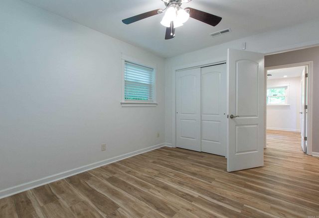 9308 W 6Th St, Little Rock, AR 72205