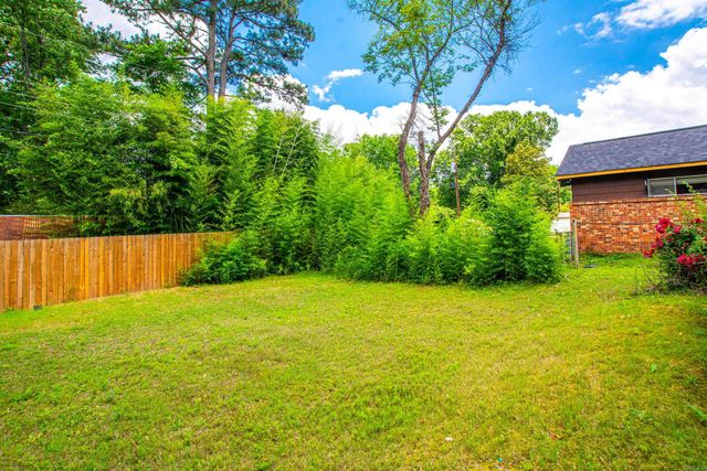 9308 W 6Th St, Little Rock, AR 72205