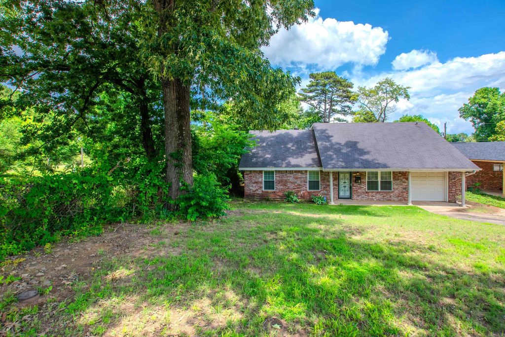 9308 W 6Th St, Little Rock, AR 72205
