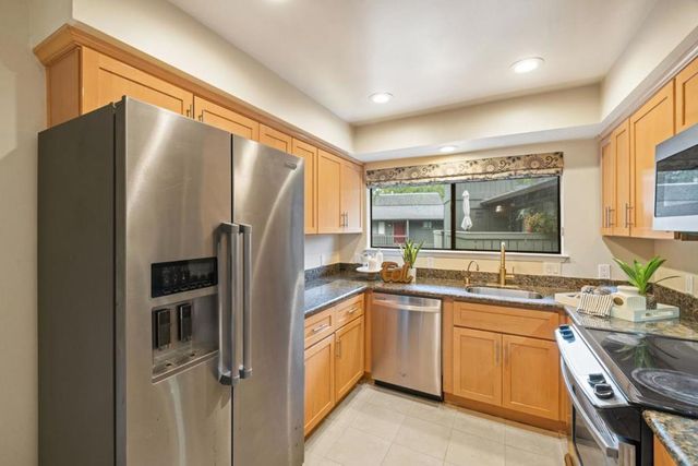 14355 Saratoga Avenue B, Saratoga, CA 95070