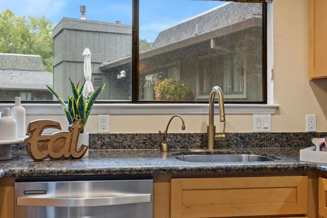 14355 Saratoga Avenue B, Saratoga, CA 95070