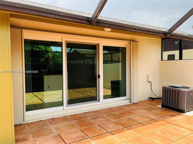 11942 SW 122nd Place ., Miami, FL 33186