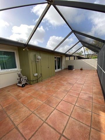 11942 SW 122nd Place ., Miami, FL 33186