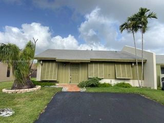 11942 SW 122nd Place ., Miami, FL 33186