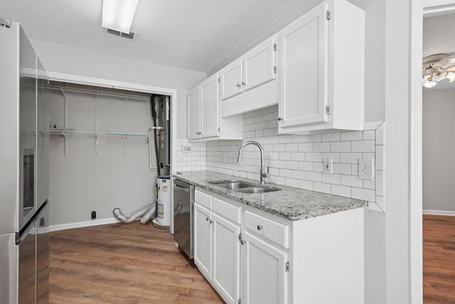 520 Freedom Ct, Murfreesboro, TN 37129