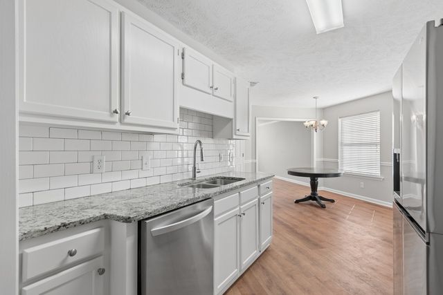 520 Freedom Ct, Murfreesboro, TN 37129