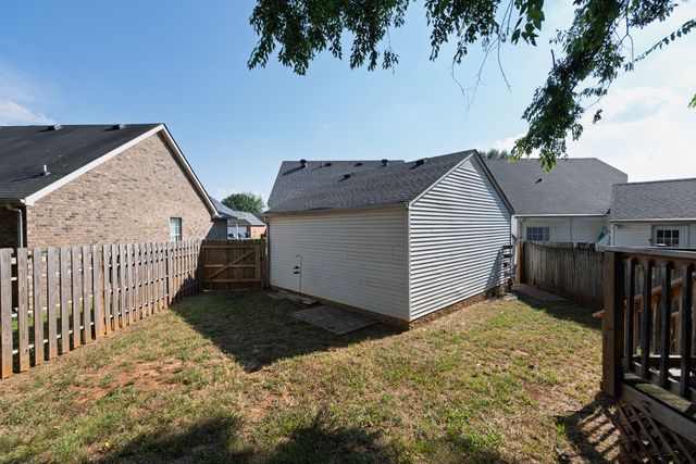 520 Freedom Ct, Murfreesboro, TN 37129