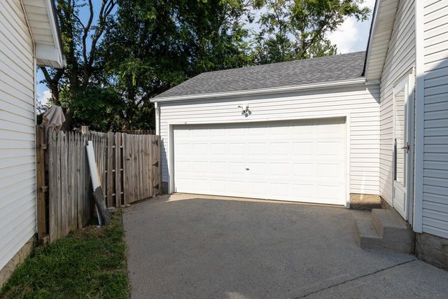 520 Freedom Ct, Murfreesboro, TN 37129