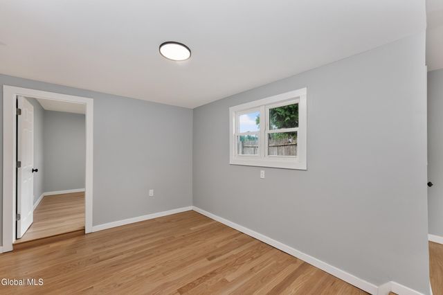 1379 Evergreen Avenue, Rotterdam, NY 12306