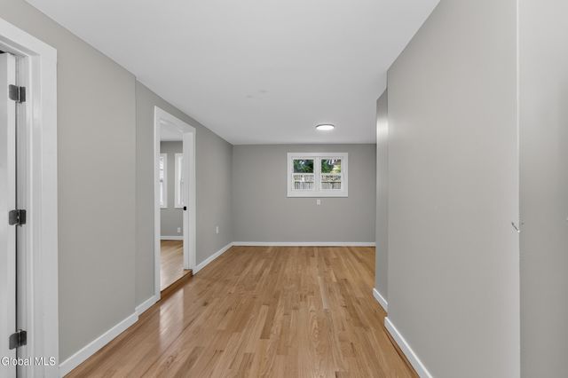 1379 Evergreen Avenue, Rotterdam, NY 12306