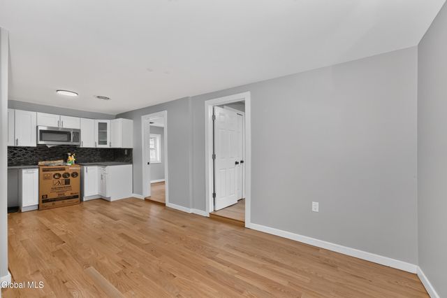 1379 Evergreen Avenue, Rotterdam, NY 12306