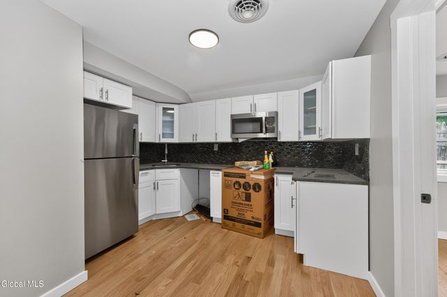 1379 Evergreen Avenue, Rotterdam, NY 12306