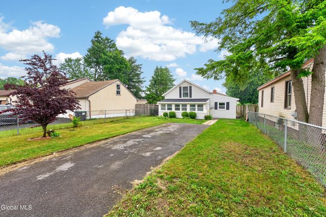 1379 Evergreen Avenue, Rotterdam, NY 12306