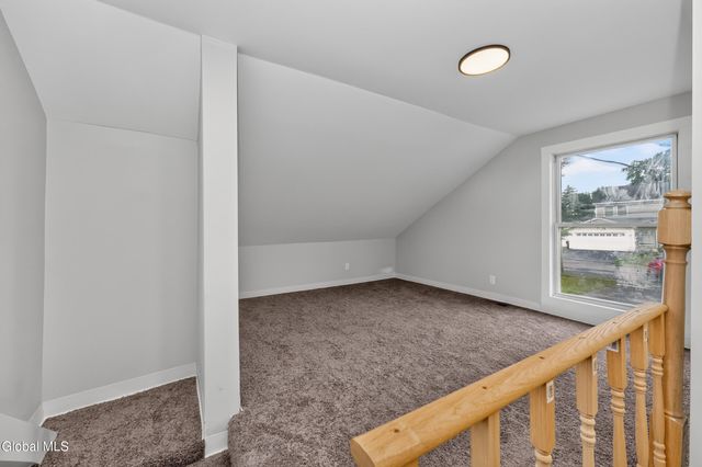 1379 Evergreen Avenue, Rotterdam, NY 12306