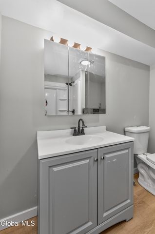 1379 Evergreen Avenue, Rotterdam, NY 12306