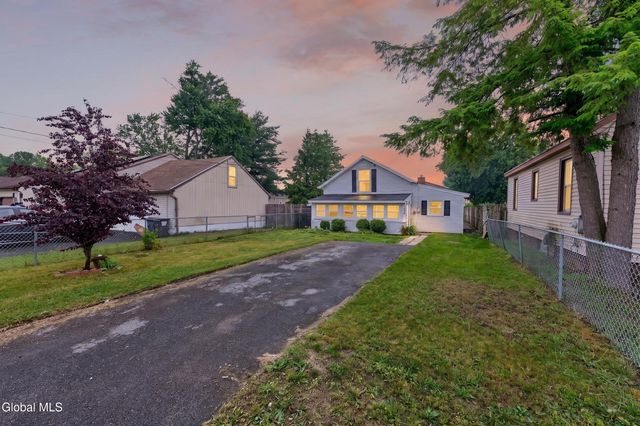 1379 Evergreen Avenue, Rotterdam, NY 12306