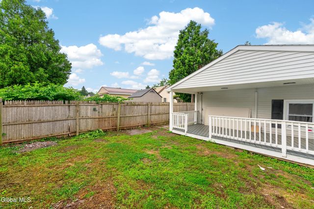 1379 Evergreen Avenue, Rotterdam, NY 12306