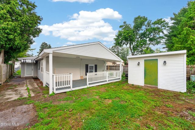 1379 Evergreen Avenue, Rotterdam, NY 12306