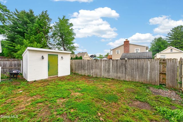 1379 Evergreen Avenue, Rotterdam, NY 12306