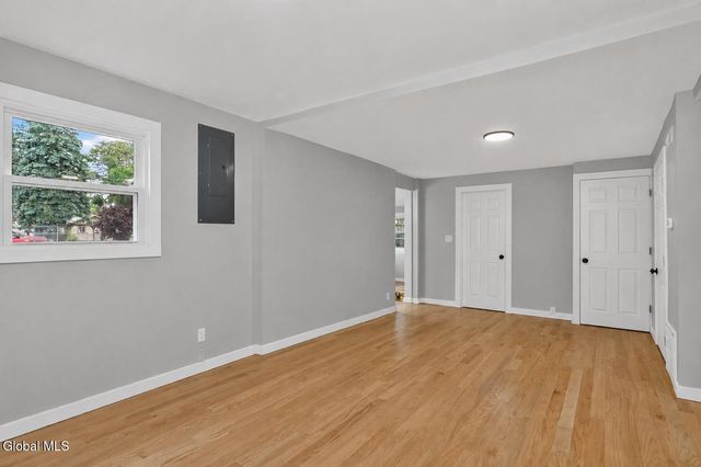 1379 Evergreen Avenue, Rotterdam, NY 12306