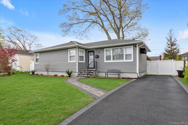 3604 Locust Avenue, Seaford, NY 11783
