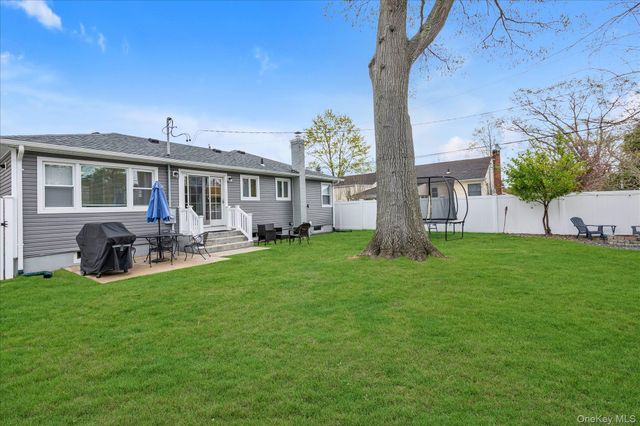 3604 Locust Avenue, Seaford, NY 11783