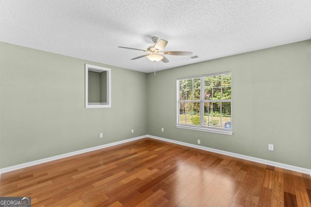 890 Highway 42 S B-6, Jackson, GA 30233