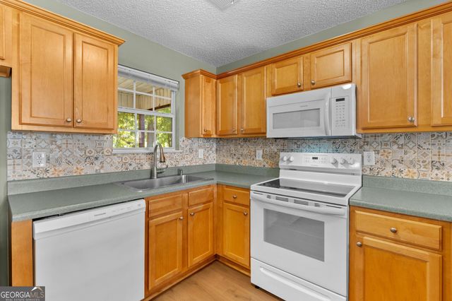 890 Highway 42 S B-6, Jackson, GA 30233