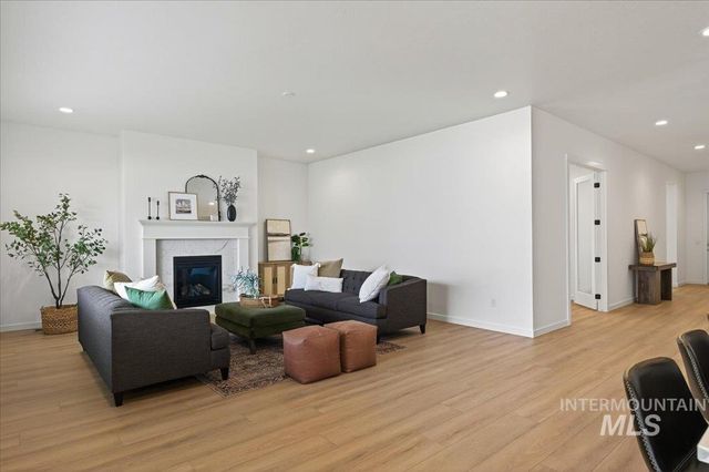 14879 Boatwatch Dr, Caldwell, ID 83607